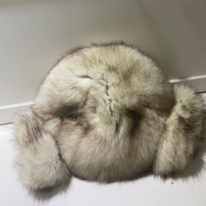 FUR HAT WITH CUFFS